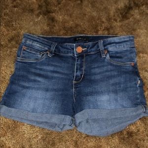Blur jean shorts